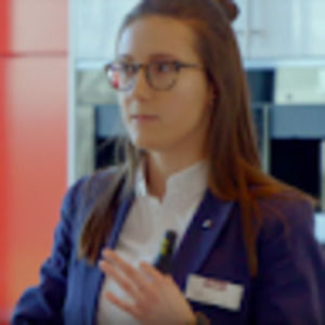 Meet your Posher, Danielle